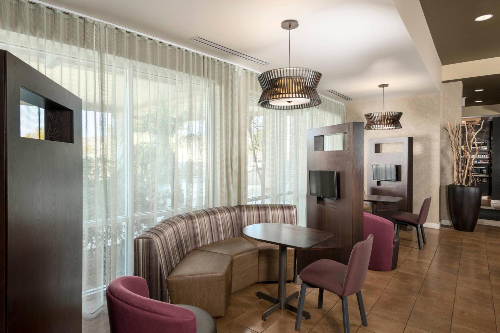 Courtyard By Marriott San Diego Oceanside Exterior foto